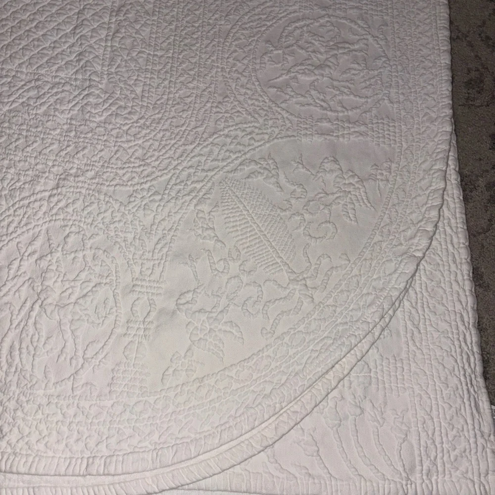 New William And Mary Williamsburg Cream Matelasse Coverlet USA 80” X 106”
